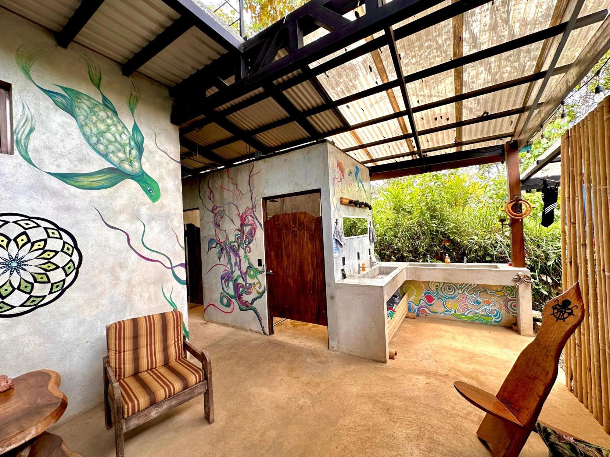 Shipwrecked Hostel Uvita Esterno foto